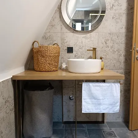 Stone - Terra يايتشه